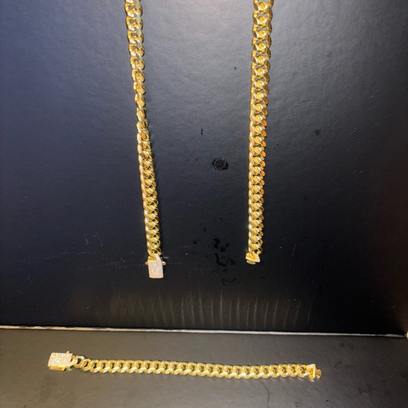 Gold Chain Necklace and Bracelet Set - Picture 1 of 2
